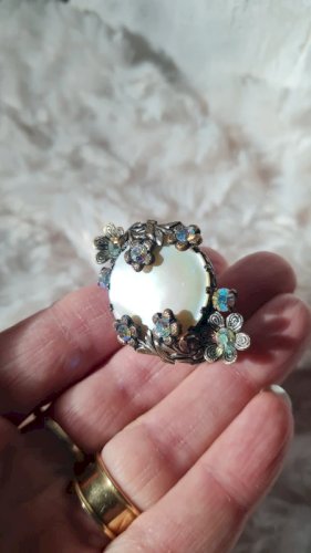 Broche ancienne en nacre et strass aurore Boréale années 60