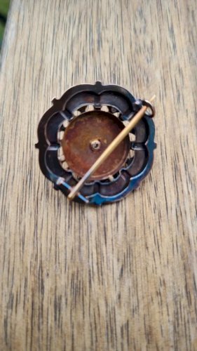 Broche ancienne en or 18 carats avec perles fines et un diamant