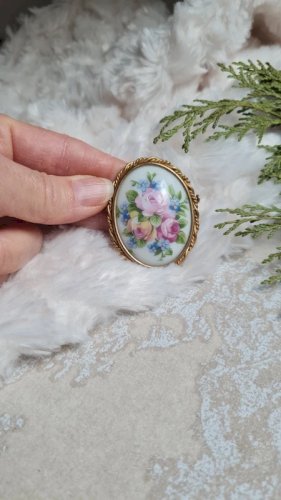 Broche ancienne en porcelaine de limoges