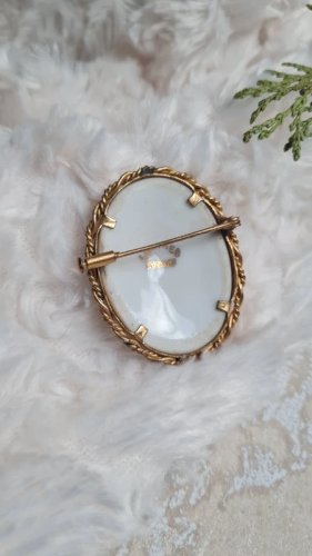 Broche ancienne en porcelaine de limoges