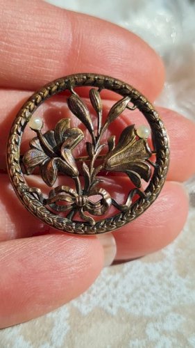 Broche ancienne ( fix ) fleurs de lys