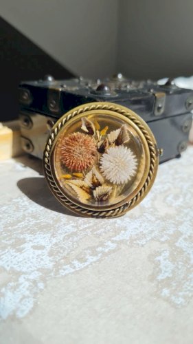 Broche ancienne fleurs en inclusion années 50 - oversize