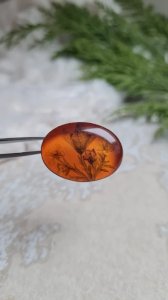 Broche ancienne fleurs en inclusion