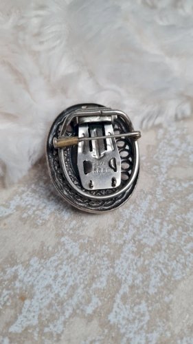 Broche ancienne ou pince à foulard en métal argenté