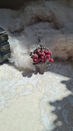 Broche ancienne - panier de fleurs en métal argenté