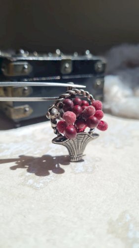 Broche ancienne - panier de fleurs en métal argenté