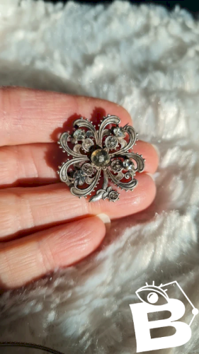 Broche ancienne Porte-Bonheur trèfle quatre feuilles et strass