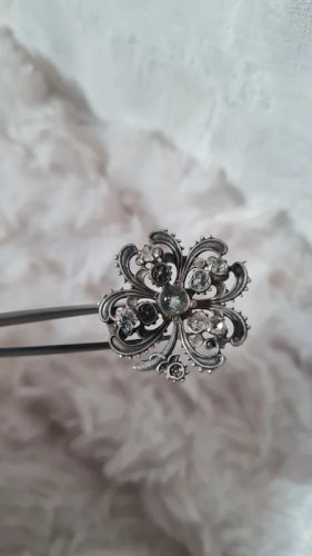 Broche ancienne Porte-Bonheur trèfle quatre feuilles et strass