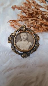 Antique photo frame brooch