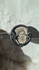 Old photo frame brooch