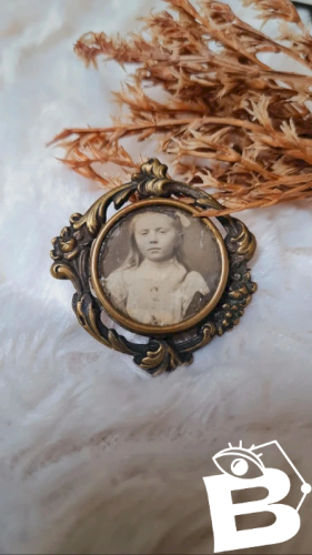 Broche ancienne porte-photo