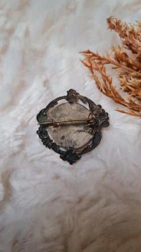 Broche ancienne porte-photo