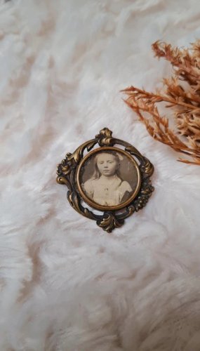 Broche ancienne porte-photo