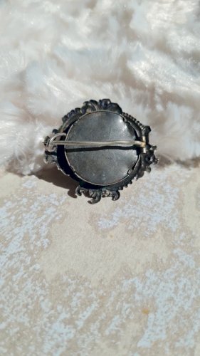 Broche ancienne porte-photo