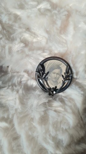 Broche ancienne porte-photo