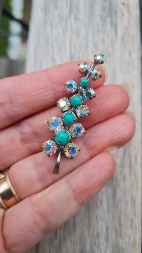 Broche Ancienne - strass irisés