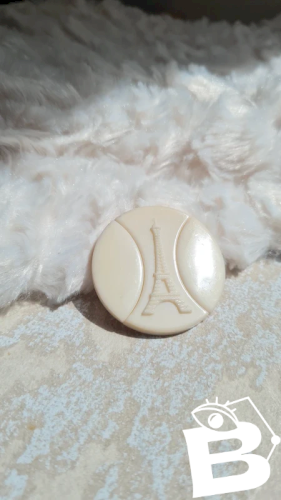 Broche ancienne Tour Eiffel