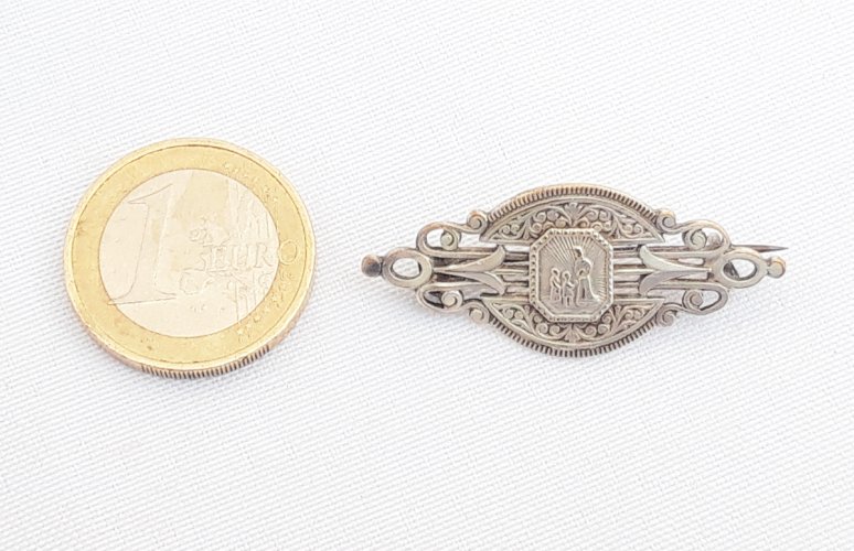 Broche argentée 19ème Notre Dame de la Salette