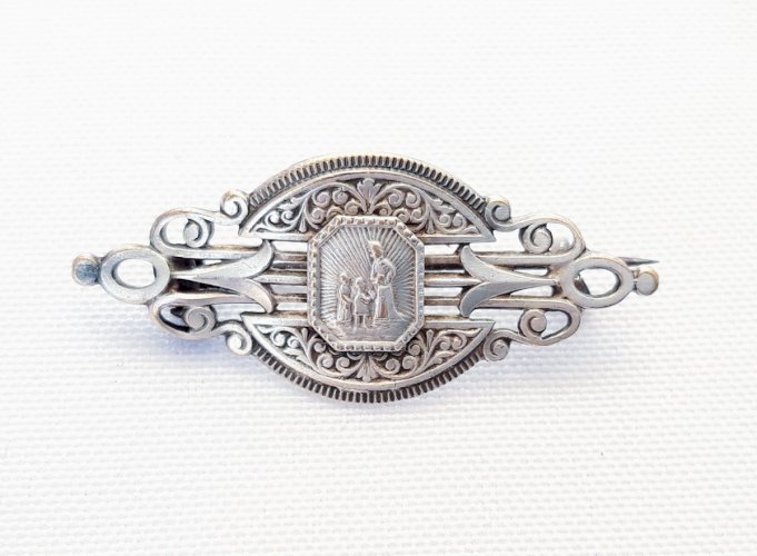 Broche argentée 19ème Notre Dame de la Salette