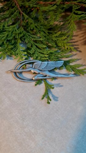 Broche art déco la déesse ailée vintage