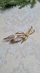 Broche Bambou doré avec strass et plaqué or