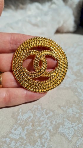 Broche chanel oversize