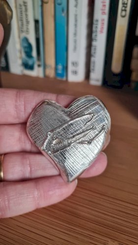 Broche Christian Lacroix  vintage en forme de cœur, années 1990