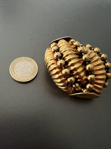 Broche Couture Vintage Dorée Vers 1980 French Fashion Classic Statement Brooch