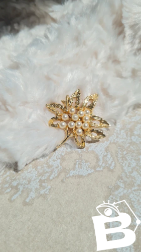 Broche créateur signée V.P.C.P. vintage