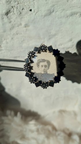 Broche de deuil ancienne