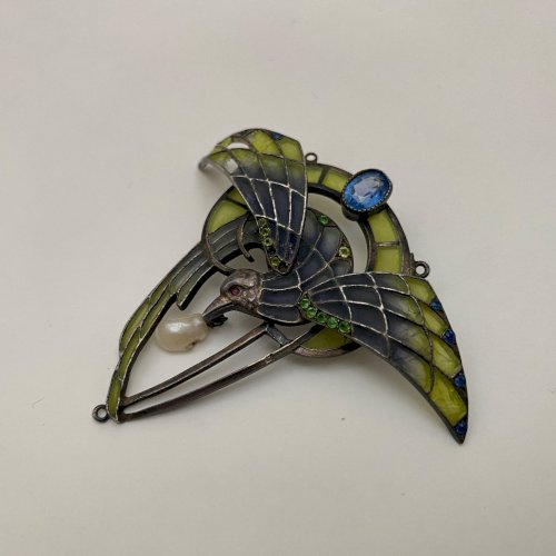 Broche décor d'aigle tenant une perle de culture 1900 Art Nouveau M3540