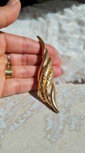 Broche Doré oversize