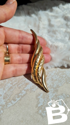 Broche Doré oversize