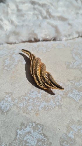 Broche Doré oversize