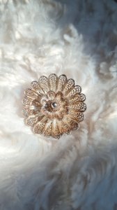 Broche en argent fleur en filigrane