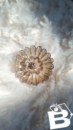 Broche en argent fleur en filigrane