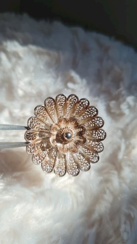 Broche en argent fleur en filigrane