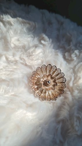 Broche en argent fleur en filigrane