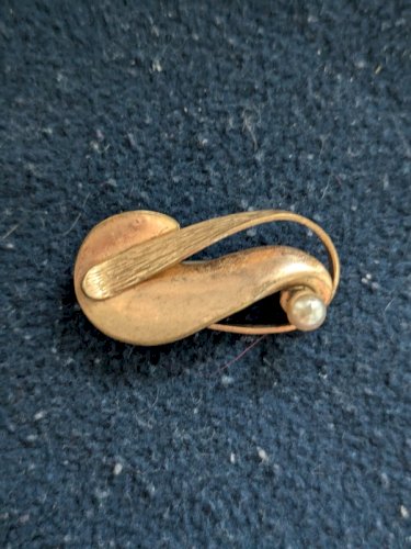 Broche en métal vintage
