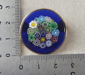 Broche, en verre Murano Millefiori et métal doré