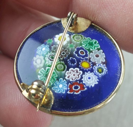 Broche, en verre Murano Millefiori et métal doré