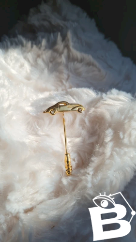 Broche - épingle plaqué or et saphir