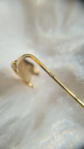 Broche - épingle plaqué or et saphir