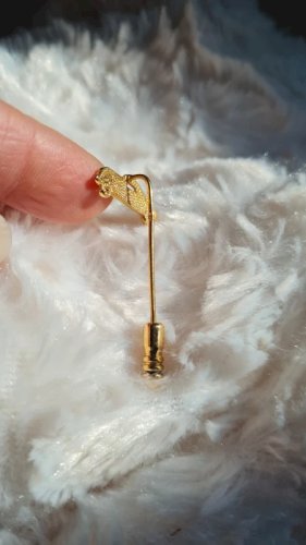 Broche - épingle plaqué or et saphir