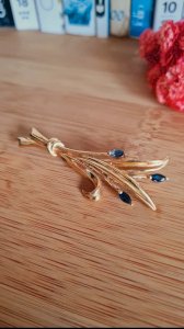 Vintage fancy brooch with rhinestones