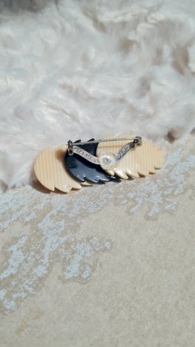 Broche Léa Stein ( feuilles )