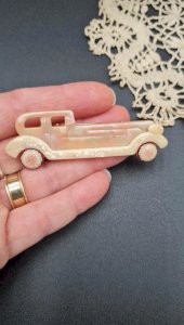 Léa Stein vintage limousine car brooch
