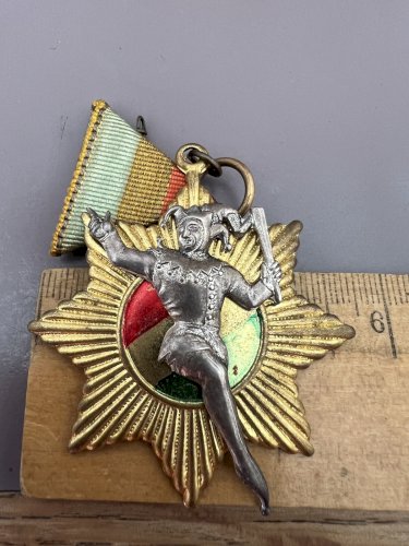 Broche Médaille 1900 comedia del Arte bouffon Unisexe vintage, ancien