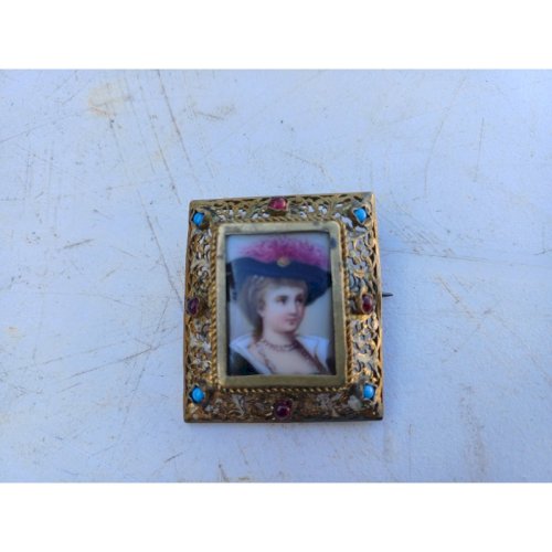Broche Métal Doré , Porcelaine et Cabochons