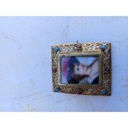 Broche Métal Doré , Porcelaine et Cabochons